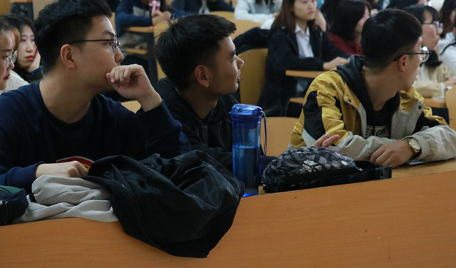 【辅导员说完满】逐梦青年勇当先 谱写时代新华章——经济与管理学院开展2017级房产、经管、区域、物流专业年级会