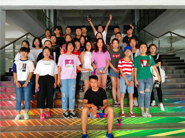 【完满班级】情暖六月 影印青春——淬炼商学院六月完满班级主题活动（十）