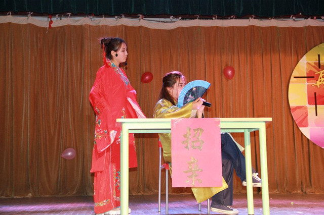 舞墨话剧社成功举办“再美也美不过想象”主题晚会