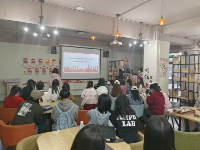【完满团支部】雷锋精神我传承 争做时代好少年——商务英语学院英语2209班完满团支部活动