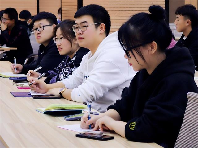 经济与管理学院开展“学生干部的基本素质,你具备了吗”锐士营成长计划第一课