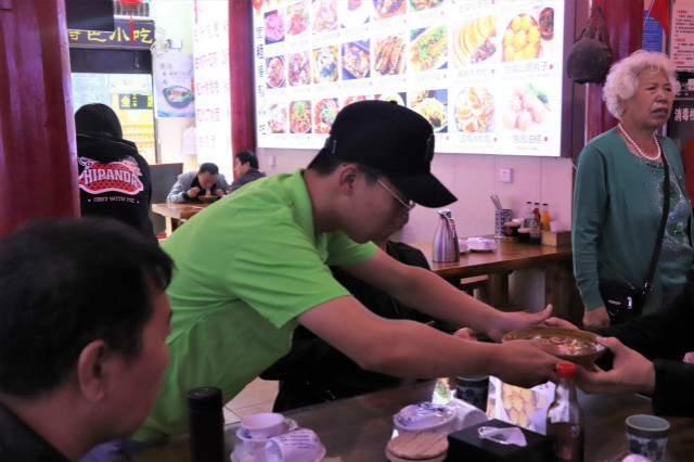 遇见平遥 用脚步丈量精神传承之路——经济与管理学院开展“走出家校呵护伞 体悟城市变形计”第七届城市生存挑战赛