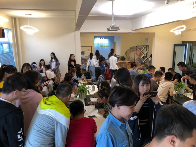 【完满班级】长日惟消一局棋——艺术传媒学院视觉1601、1602班举办步步为“赢”班级棋艺对抗赛