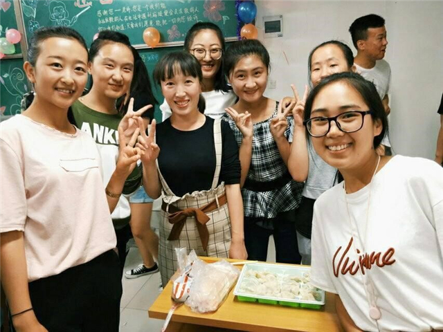 【完满班级】与你相遇 好幸运——淬炼商学院“艺”动青春主题活动(二)