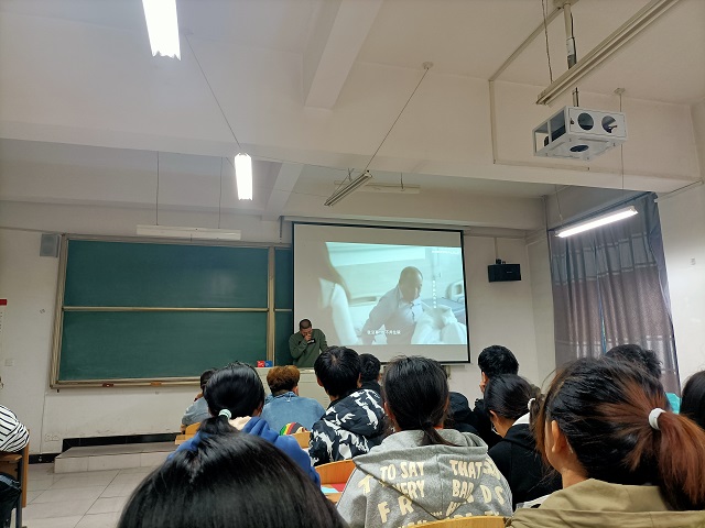 【完满班级】九九重阳节 浓浓敬老情——食品与环境学院生技2001班完满班级活动