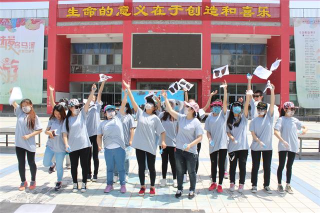 【戏剧节】行为虽小  舞台当大——环科系行为艺术表演“霾葬”