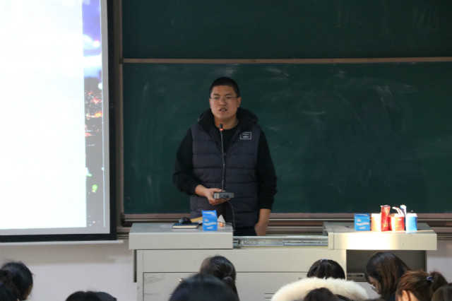 【辅导员说完满】化茧成蝶 众丝成线——外国语言文学系2018级辅导员说完满之“经营自己 融入集体”