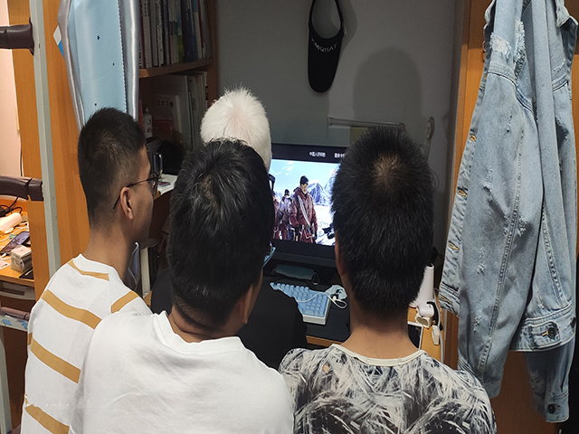 【完满班级】品味精彩电影 感受精彩演绎——软件1804班观影班级活动