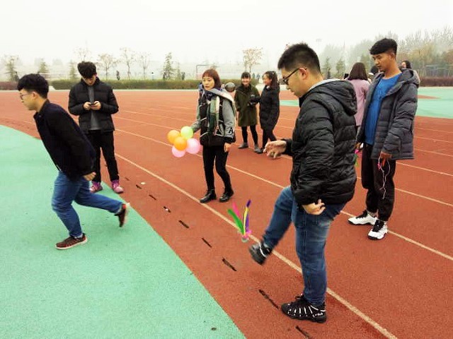【完满班级】秋风日下 无畏飞翔——淬炼商学院举办“善”行青春主题活动（一）
