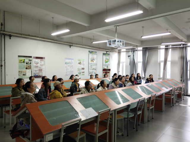 【完满班级】公益同行 为爱呼唤 ——外国语言文学系英语1905班、英语1906班、英语1907班10月完满班级活动