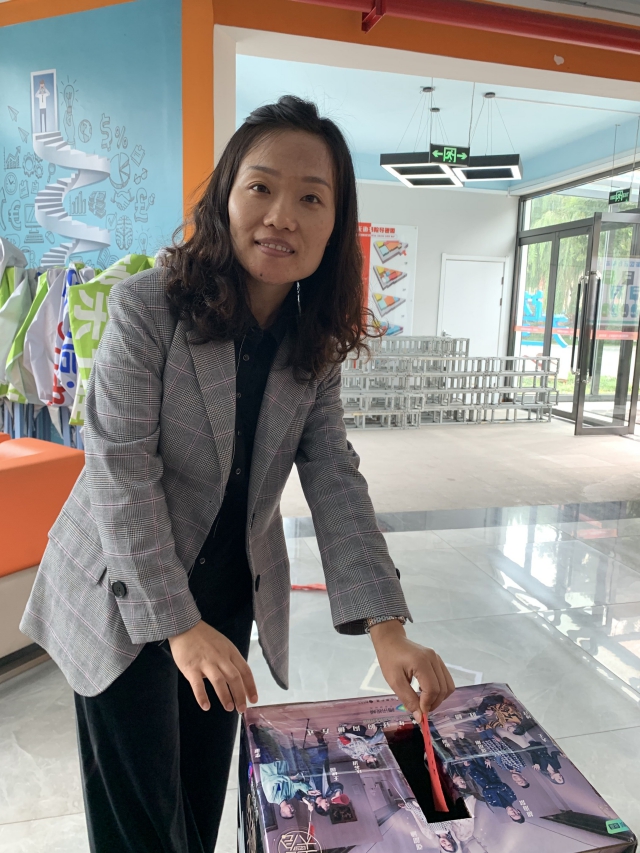 【1+1＞2】重阳节——敬老、爱老手绘传递爱心教学实践