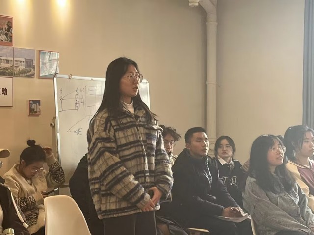 【完满团支部】追寻雷锋脚步 触碰中华美德——商务英语学院英语2201班完满团支部活动