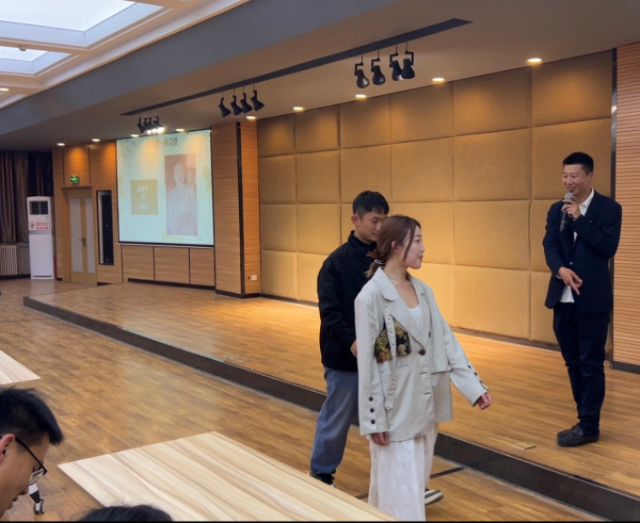 【辅导员说完满】懂礼知礼 乐在其中——淬炼·国际商学院2022级辅导员说完满活动