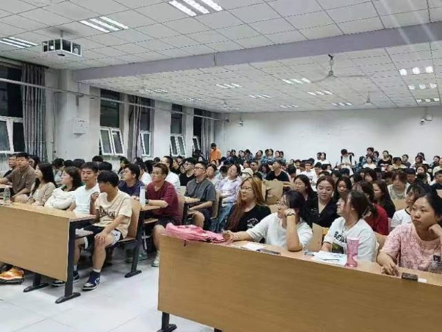 “食”破专业 打牢基础 共创未来——食品与环境学院新生专业宣讲大会