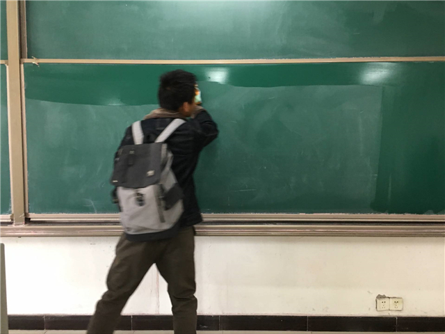 【完满班级】以公益之心 关注儿童拐卖——外国语言文学系英语1801班、1802班11月完满班级活动