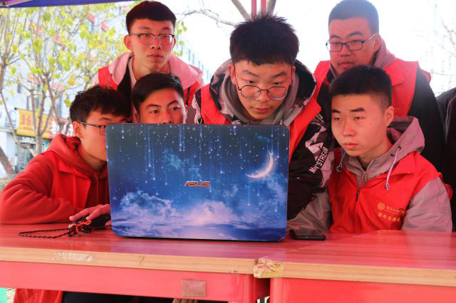 【公益服务】“爱心集瓶 点滴汇聚”——智能工程学院青年志愿者协会“青年之益”专项志愿者服务队