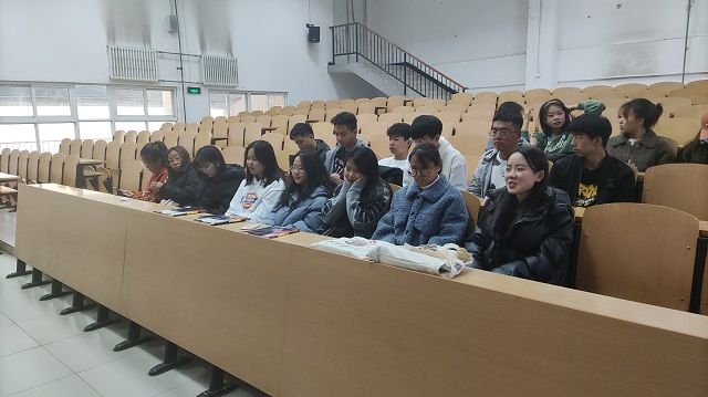 制止餐饮浪费 培养节约习惯——艺术传媒学院动画2001班主题班会