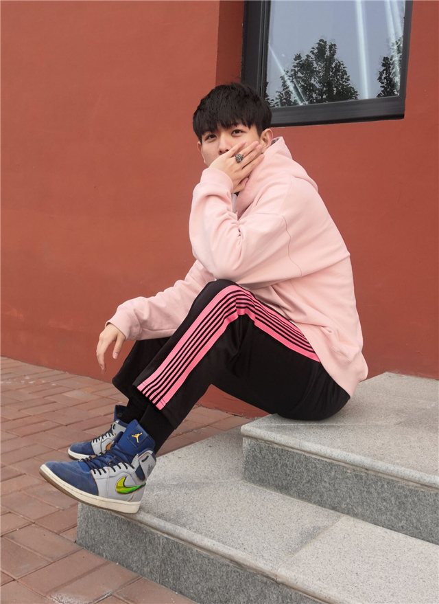 闪光的信院第261期：说唱小哥用爱诠释态度 展现独有风格