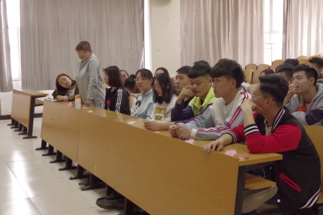 智力比拼 一站到底——艺术传媒系举办第五届全民挑战一站到底“传媒杯”智力挑战赛