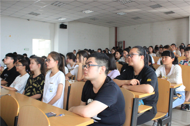 【辅导员说完满】学青年马克思  做优秀青年人