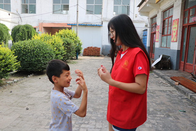 【三下乡】无数的烛光汇聚明天的希望——“青鸟”志愿服务队走进韩村爱心支教