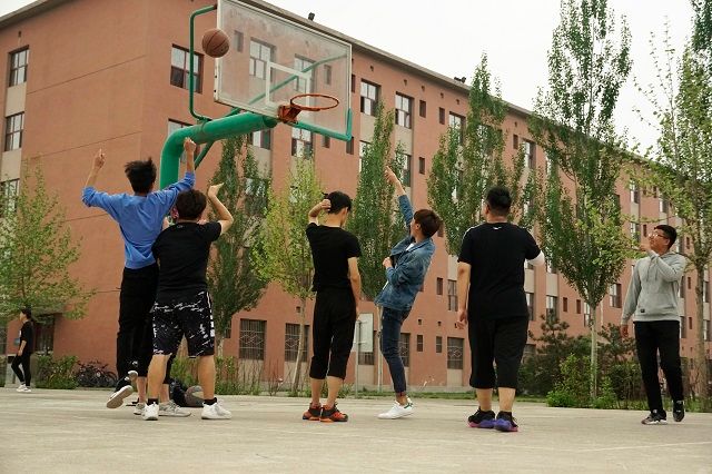 【完满班级】“凝聚班级力量 团结互助”班级篮球比赛——艺术传媒学院环境设计1701、1705班举办完满班级活动