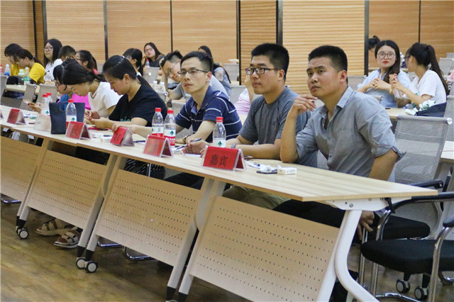 成长是一道色彩的流程——智能工程学院首届“最美智院人”演讲现场