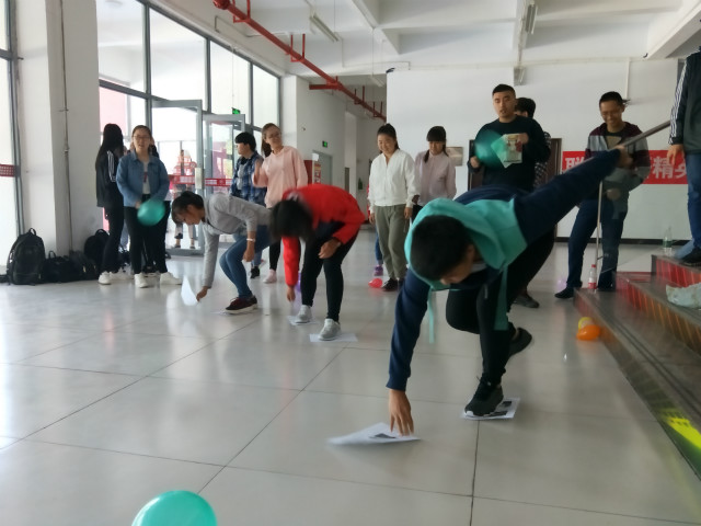 【完满班级】趣味运动会 精彩没个够——淬炼商学院五月完满班级主题活动（三十八）