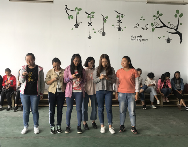 音与韵 触动心灵的琴弦——外语系9月完满班级活动