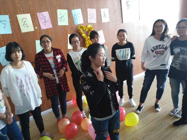 与君初相识 犹如故人归——外语系举办“你的名字·我的故事”分享大会