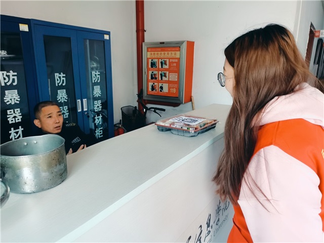 致敬志愿者——全校联动开展国际志愿者日活动