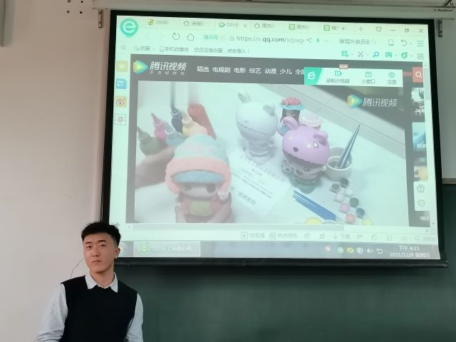 【完满班级】涂鸦艺彩人生 画笔勾勒梦想——艺术传媒学院环境设计2102班彩笔涂鸦完满班级活动