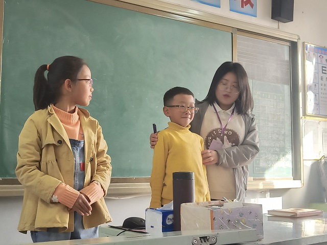 【1+1>2】校地共建育人平台 提升小学生表达力