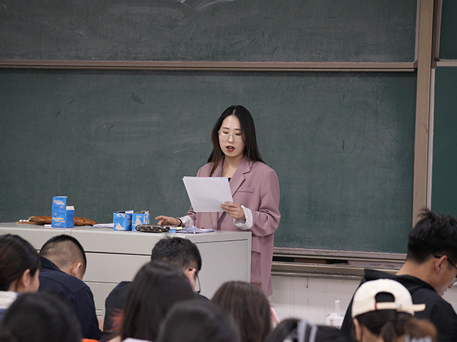 【辅导员说完满】汲取榜样力量 续写青春之歌——远景学院2021级辅导员说完满活动