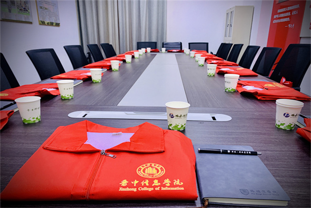 【三下乡】芳华待灼 砥砺深耕 赴约“鹏飞”共谈商话——淬炼·国际商学院青年益行发展成就观察团