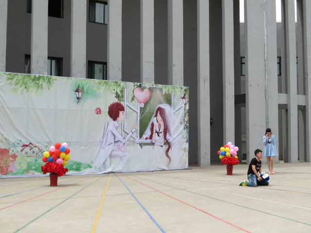 【戏剧节】不悔梦归处  只恨太匆匆——《匆匆那年之谷镇》露天剧场首演