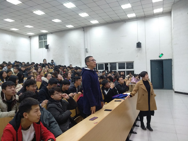 【辅导员说完满】弘扬宪法精神 提升法制意识——大数据学院、信息工程学院开展辅导员说完满活动