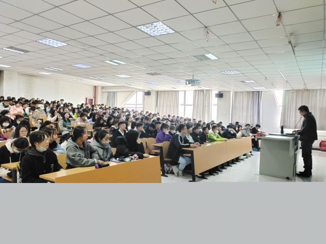 【辅导员说完满】遇见大学是为了成为更好的自己——艺术传媒学院环境设计21级、数字媒体艺术2101班辅导员说完满专项活动