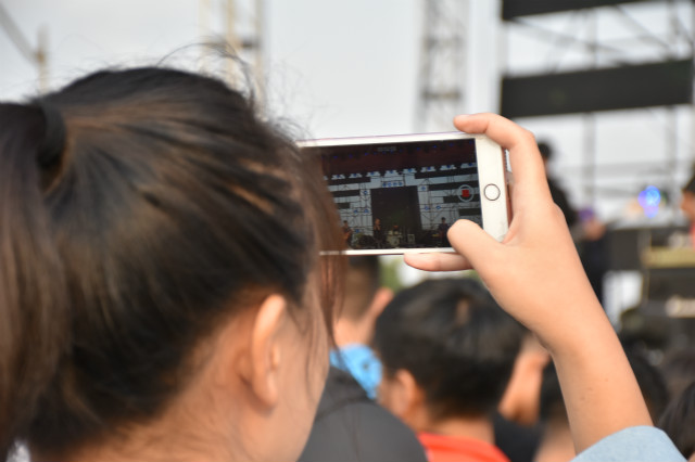 【音乐节】摇滚来袭 嘶吼年轻肆意与不羁——“2017 无边”第五届校园摇滚音乐节感想