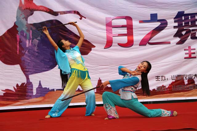 【缤纷百团】月舞之夜 舞动全场——感舞社第一届“月之舞”专场演出
