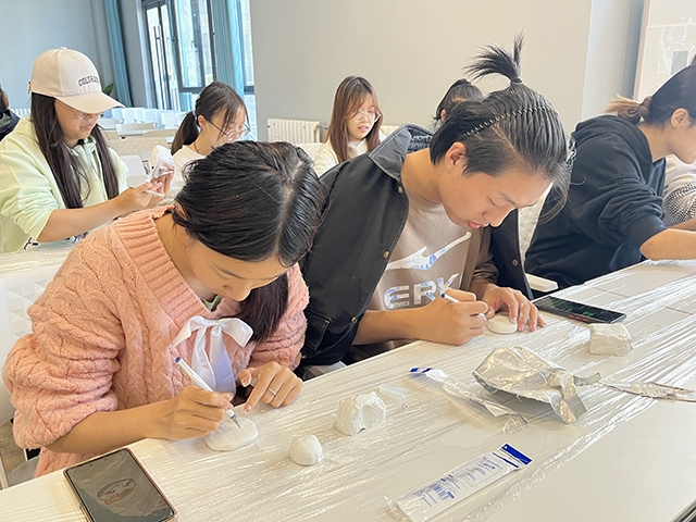 【B类社团】心跳颜究所(第2期)——石塑掌心绘第一场活动
