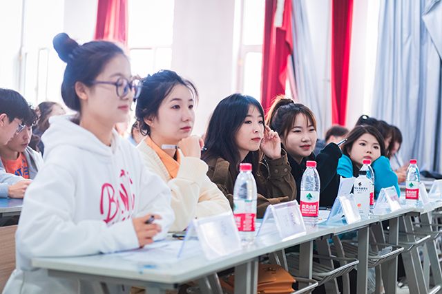 学长计划第1012期:运筹帷幄之中 决胜赛场之上——“白马非马 唇枪舌战”艺术传媒学院第十届“传媒杯”辩论赛初赛