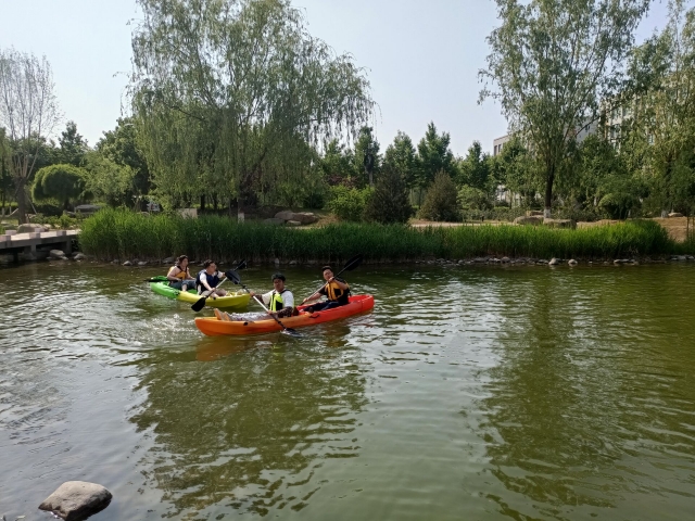 乘风破浪 右岸湖中浪涛尽——右岸湖上不一样的皮划艇