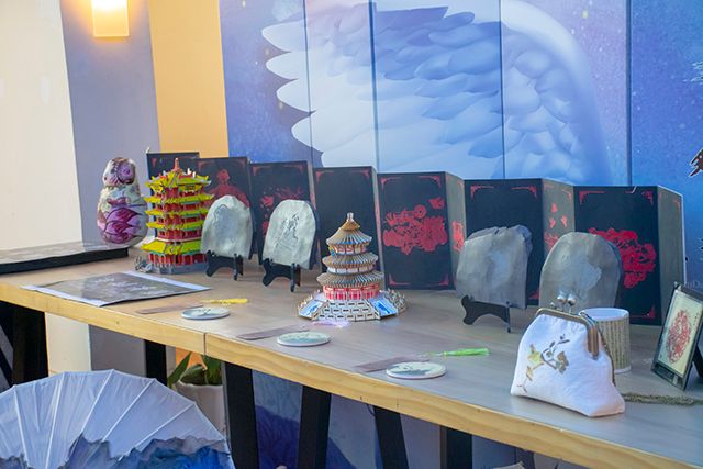 【戏剧节】体验非遗技艺 感受传统文化魅力——艺术传媒学院、智能工程学院“工·艺部队创意阁”