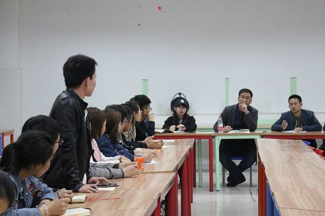 携手同行 打造完满环科——环科系举办班团“零距离”班情研讨会(第1期)