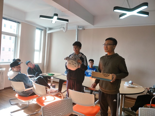 【完满班级】巧拿善用 为爱行动 ——食品与环境学院动医1702公益义卖