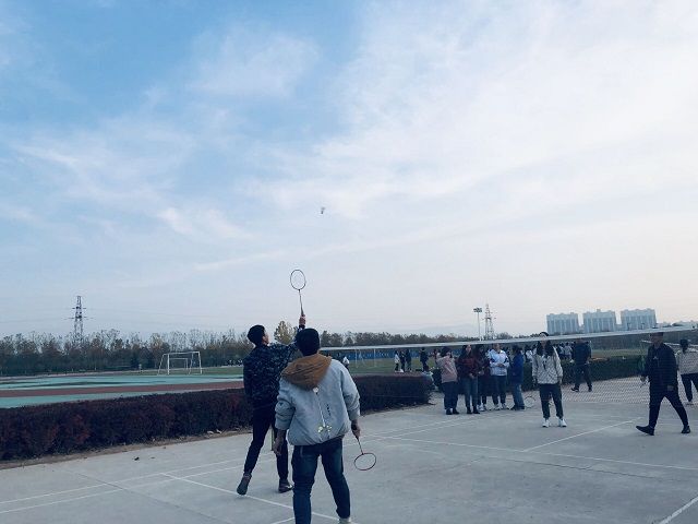 【完满班级】生命不息 运动不止——艺术传媒学院环设1801班羽毛球竞赛观摩