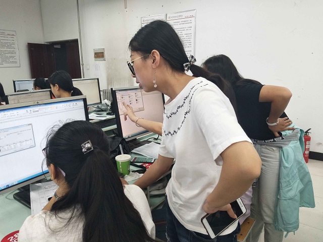 【完满班级】巧夺天工 寻找神绘CAD大师——食品与环境学院土管1602班开展“头脑风暴·智慧蓝图”班级CAD趣味绘图大赛