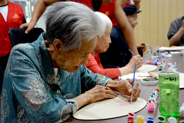 【三下乡】潺潺志愿暖人心 涓涓孝情润留义——淬炼商学院青年益行国情观察实践团