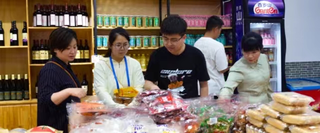 我与院长有个约会 对话院长第5期:劳动的青春最美丽